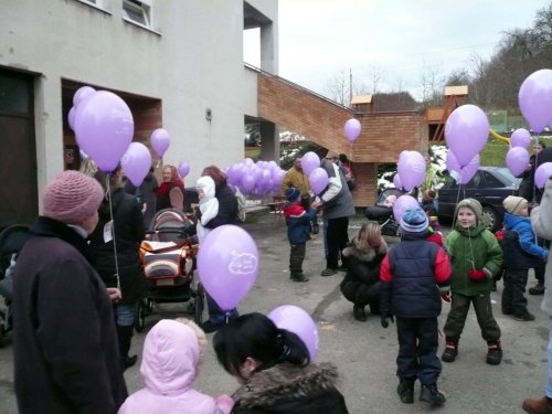 Vypouštění balónků s přáním Ježíškovi - 9.12.2010